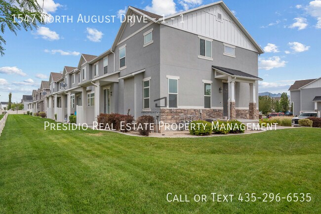 Building Photo - 1547 N August Dr