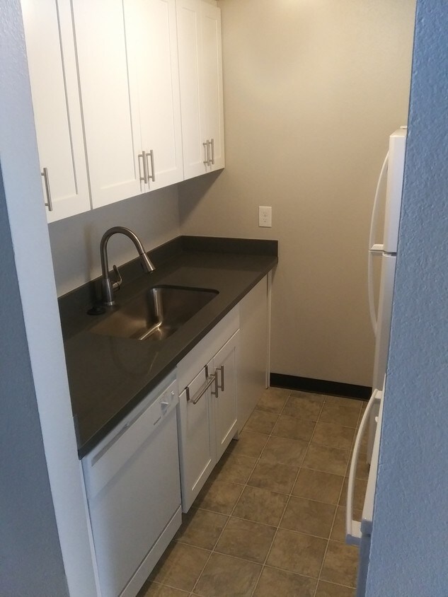 Foto principal - 28623 Military Rd S