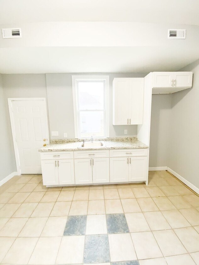 Primary Photo - Newly Renovated 2bed 1bath house.