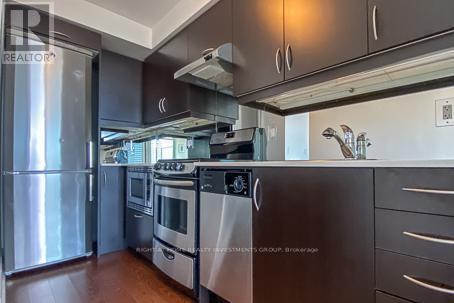 Photo du bâtiment - 320 Richmond St E