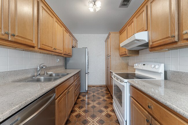 Foto del edificio - 5414 Newcastle Ave