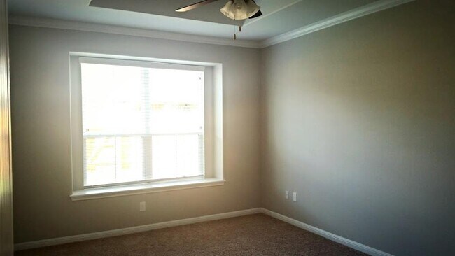 Foto del edificio - 13400 Briarwick Dr