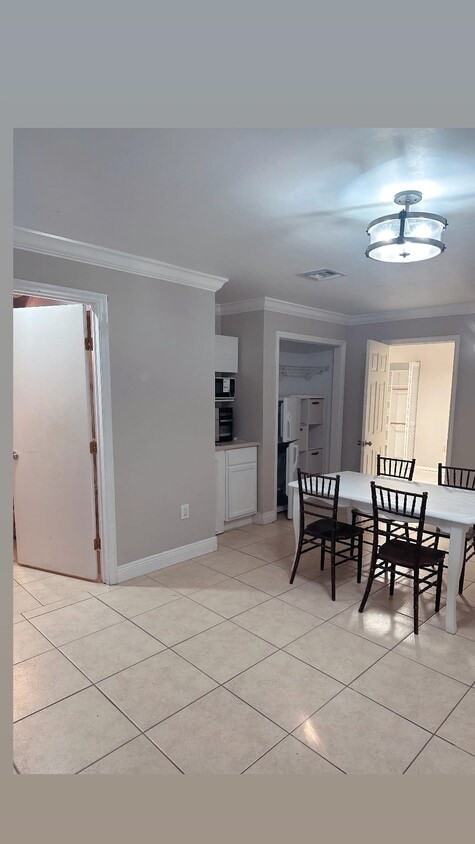Spacious Living Room - 14421 SW 92nd Ter