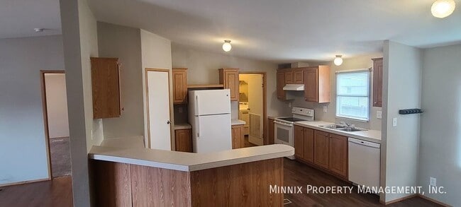 Building Photo - 304 SE 4th St