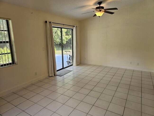 Foto del edificio - 13835 49th St N