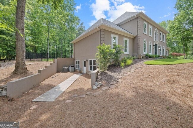 Building Photo - 9950 Farmbrook Ln