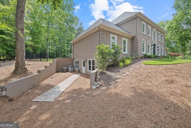 Foto del edificio - 9950 Farmbrook Ln