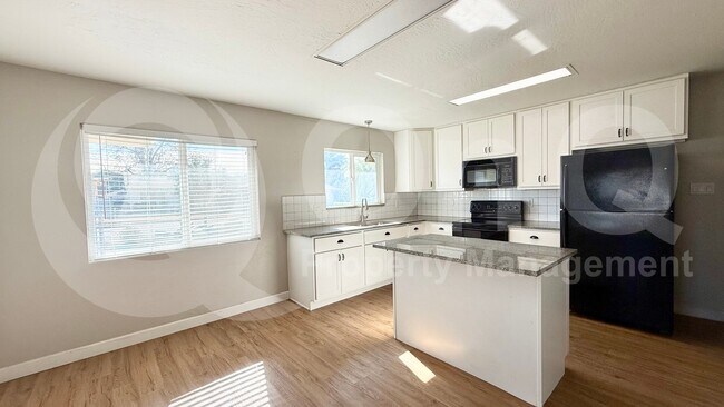 Building Photo - 5938 W Ocotillo Rd