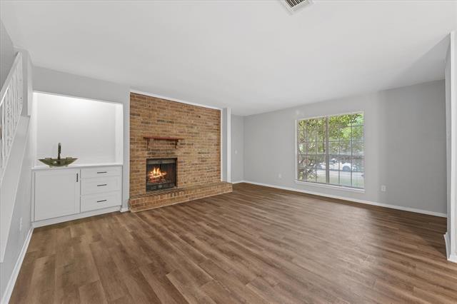 Foto del edificio - 4005 Ridgebrook Dr