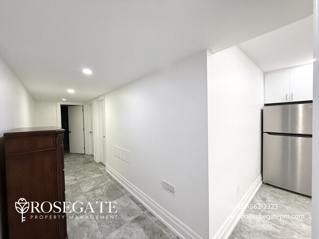 Building Photo - 2-Bedroom Basement Apartment with Parking, Locker & Dual Closets – Scarborough