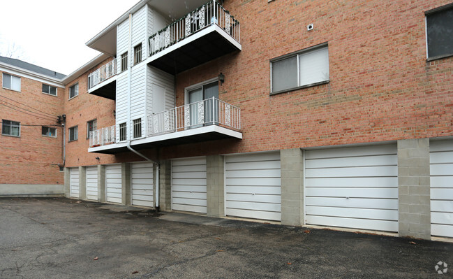 Building Photo - Beacon Street Apartments