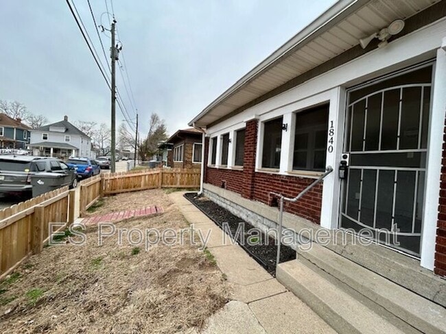 Building Photo - 1840 W Maryland St