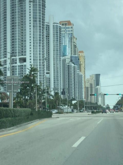 Foto del edificio - 16919 N Bay Rd