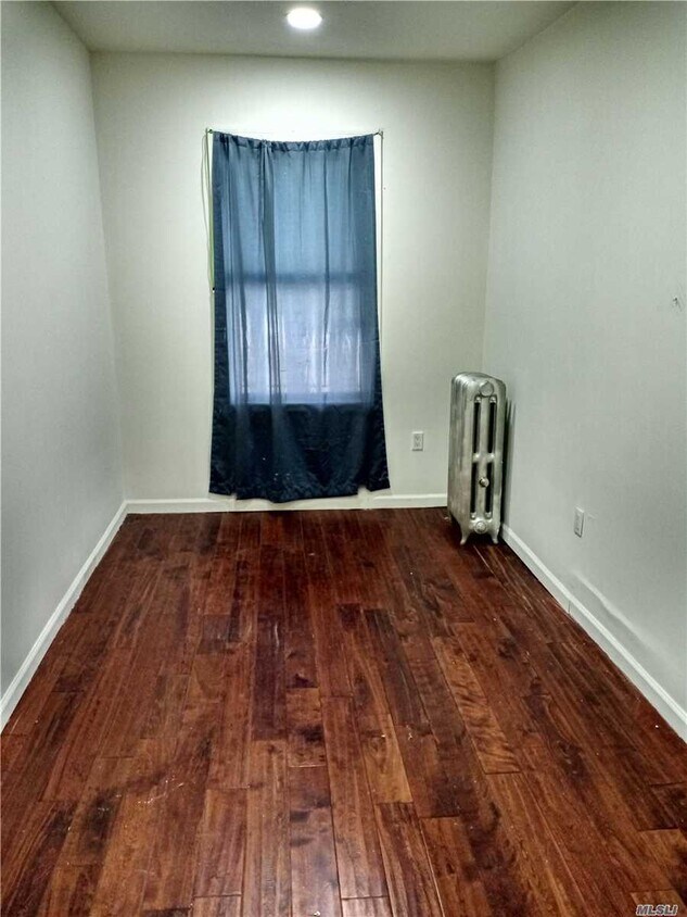 Foto principal - 182-35 Jamaica Ave