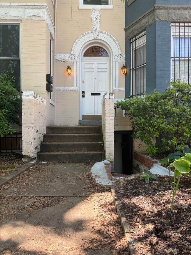 Building Photo - 1738 U St NW