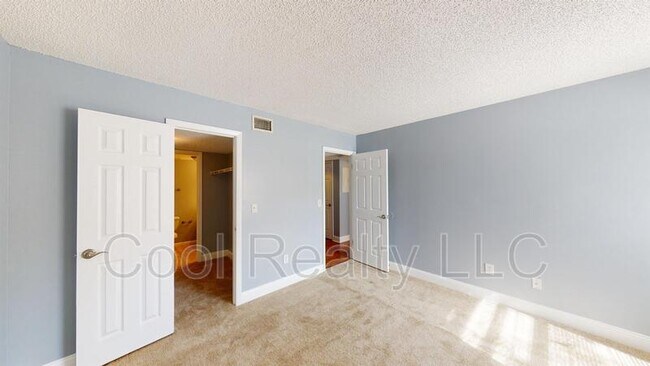 Building Photo - 3737 Loretto Rd