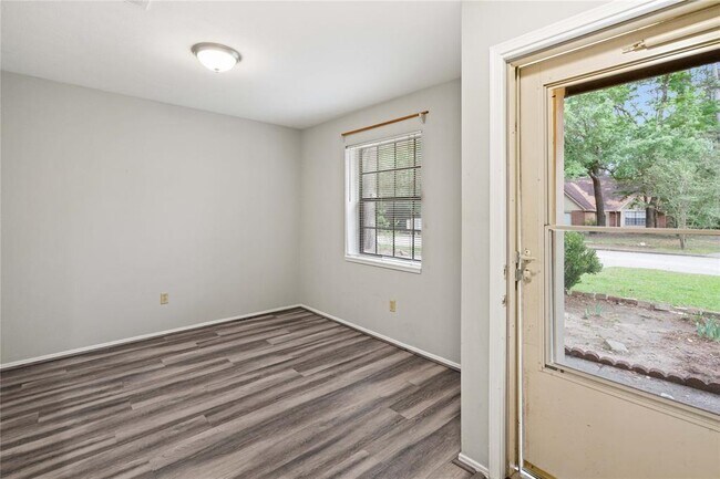 Building Photo - 51 S High Oaks Cir