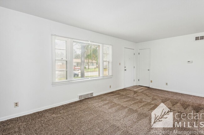 Foto del edificio - Super cute, updated 2 bedroom home