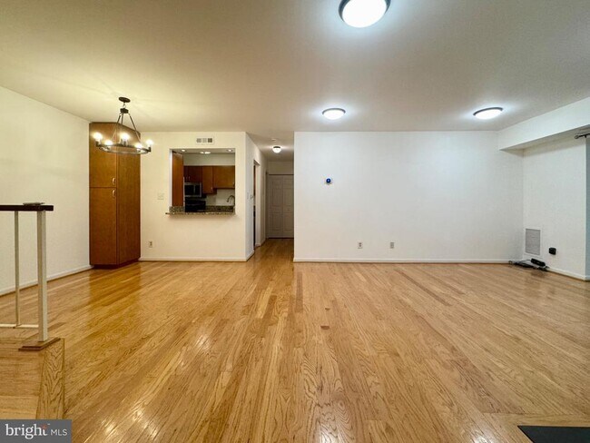 Foto del edificio - 5932 Cove Landing Rd