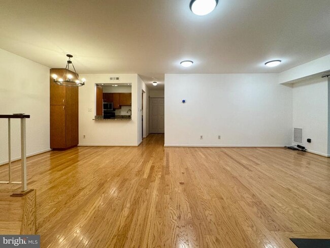 Building Photo - 5932 Cove Landing Rd