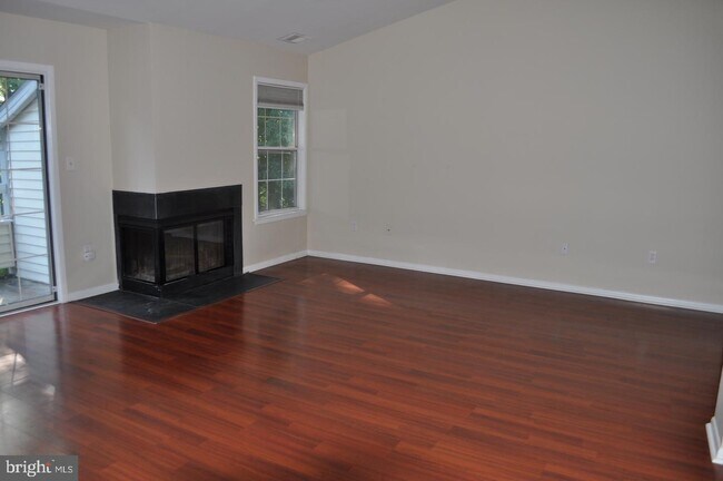 Building Photo - 106 Lassen Ct