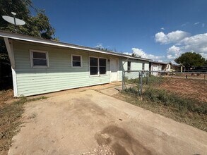 Building Photo - 5326 Questa Dr