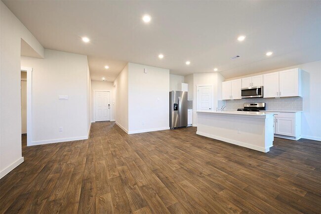 Building Photo - 420 Merriman Rd