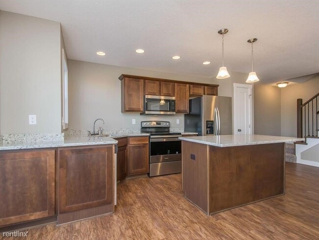Building Photo - 2 br, 2.5 bath Townhome - Trestle Crossing...