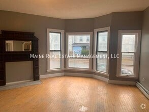 Building Photo - 372 Hammond St