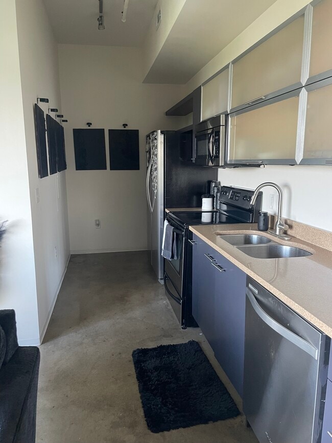 Kitchen - 2115 Yeaman Pl