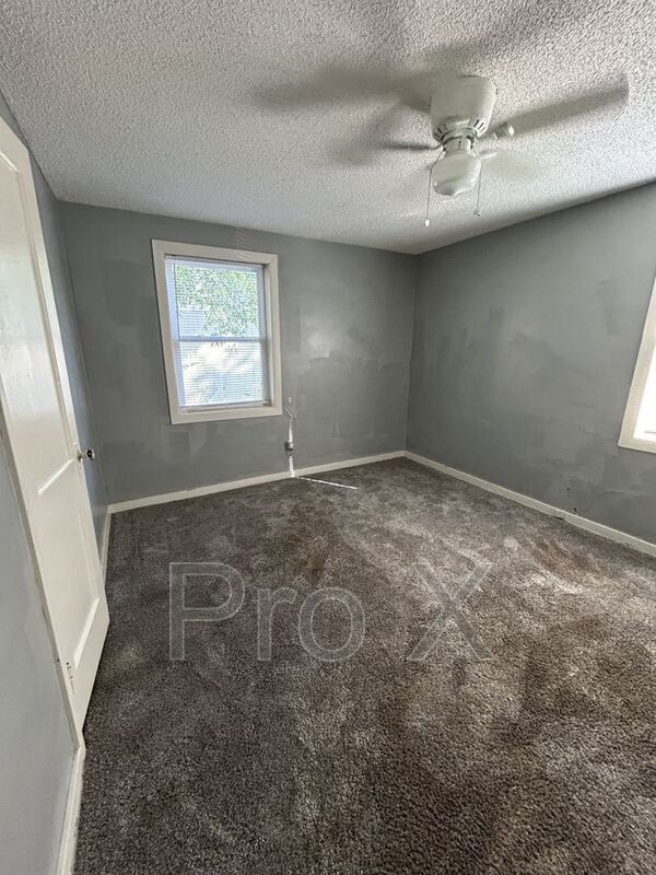Building Photo - 468 Fieldcrest Dr