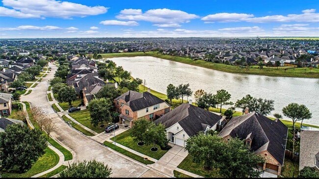 Building Photo - 2610 White Falls Dr