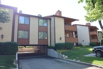 Building Photo - 6851 Countrywoods Cir