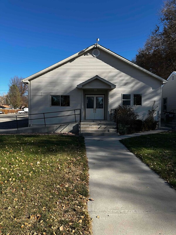 Primary Photo - 1208 Grand Ave