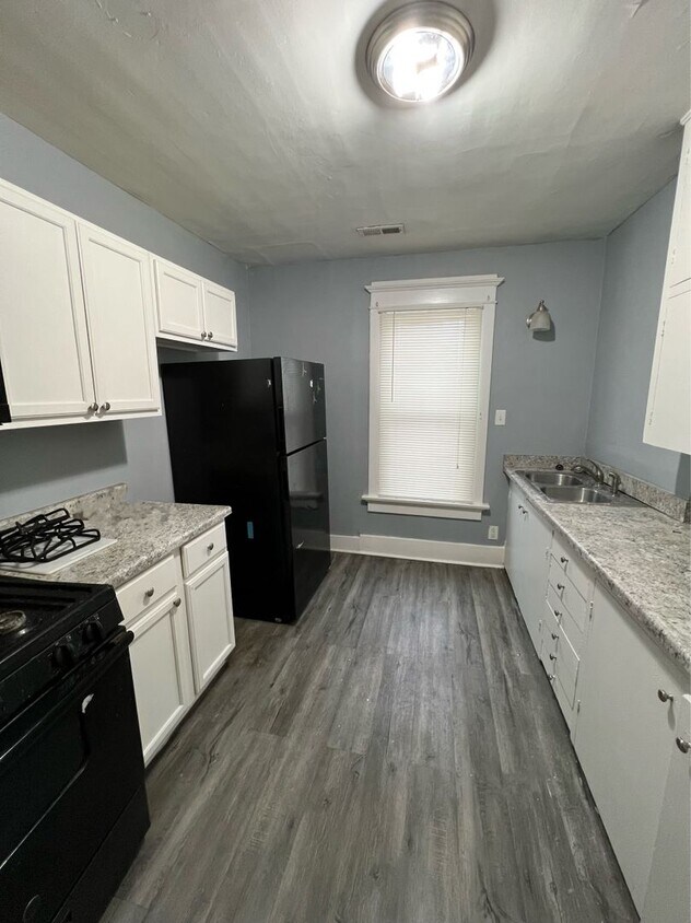 2723 6th Ave Unit 2723 Apt 2, Rock Island, IL 61201 Room for Rent in