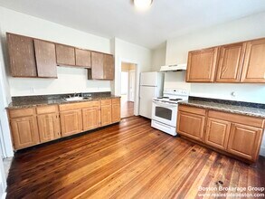 Building Photo - 7 Hesston Terrace