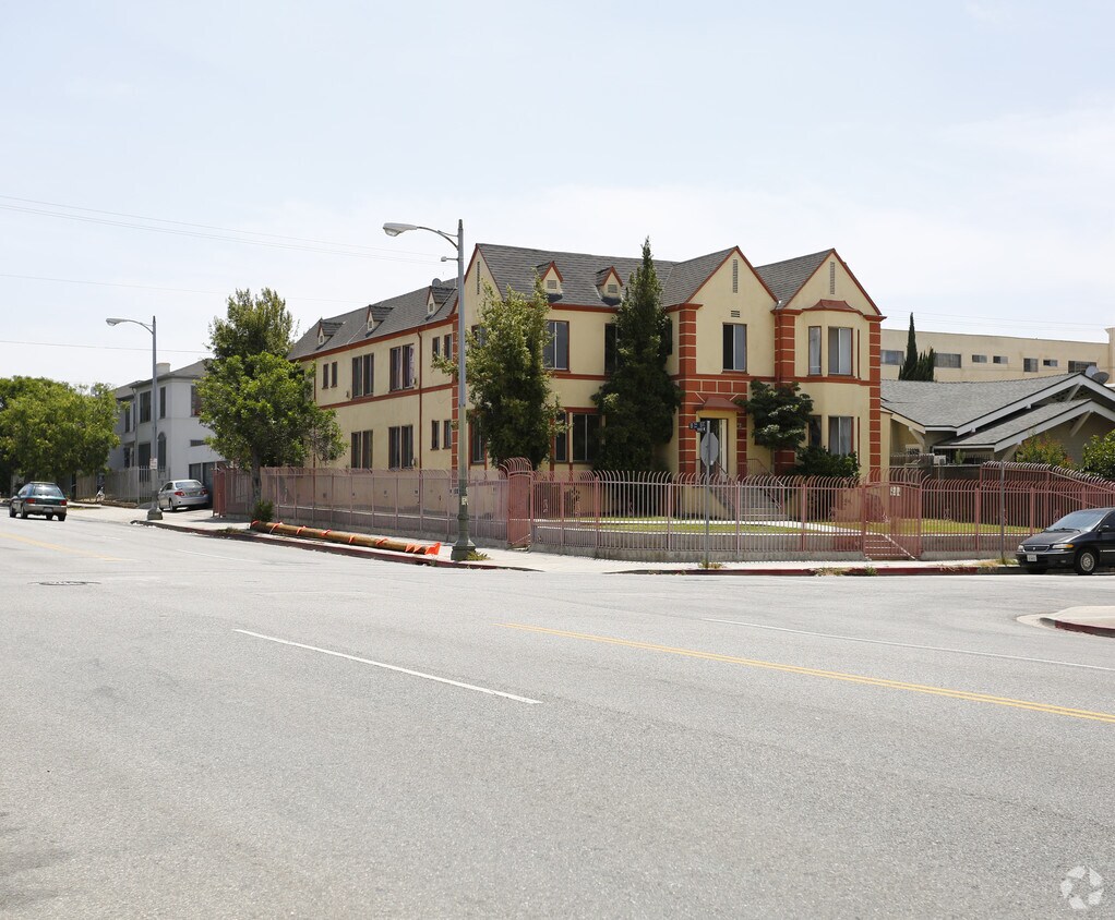 Primary Photo - 800 S Gramercy Dr