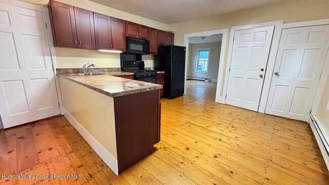 Foto del edificio - 30 8th St