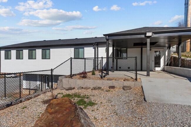 Foto del edificio - 164 Forsyth-Taneyville Rd