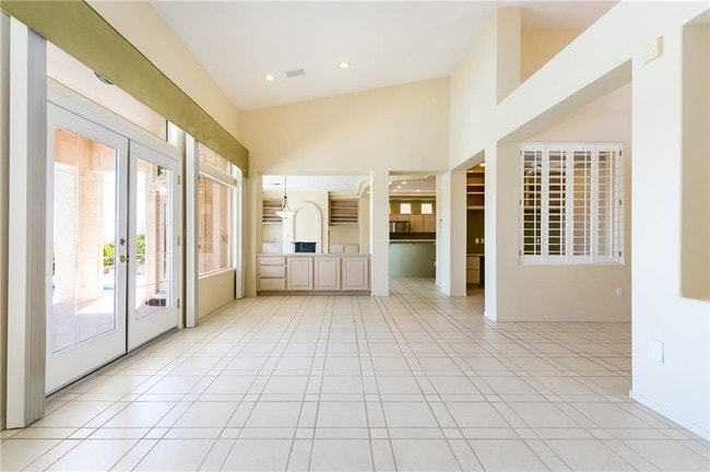 Building Photo - 2301 Sierra Heights Dr