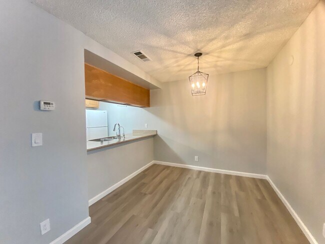 Foto del edificio - Charming 2-bedroom townhome in Fremont