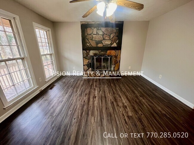 Building Photo - 270 Sage Dr