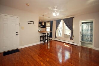 Building Photo - 109 Bowers St