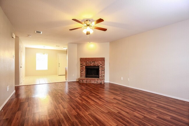 Foto del edificio - 3432 Crisoforo Dr