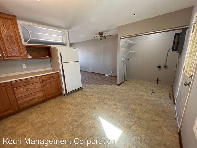 Building Photo - 2 br, 1 bath House - 17  Hillside Drive