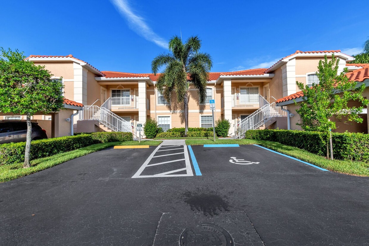 Primary Photo - Seasonal Condo Available in Bonita Springs...