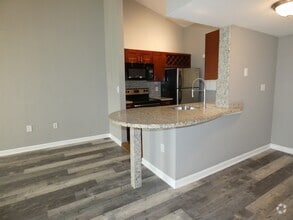 Building Photo - 2831 N Oakland Forest Dr
