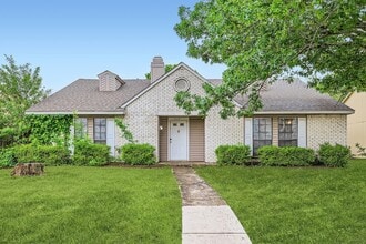 Building Photo - 8314 Kensington Dr