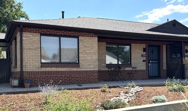 Building Photo - 2000 W Elk Pl