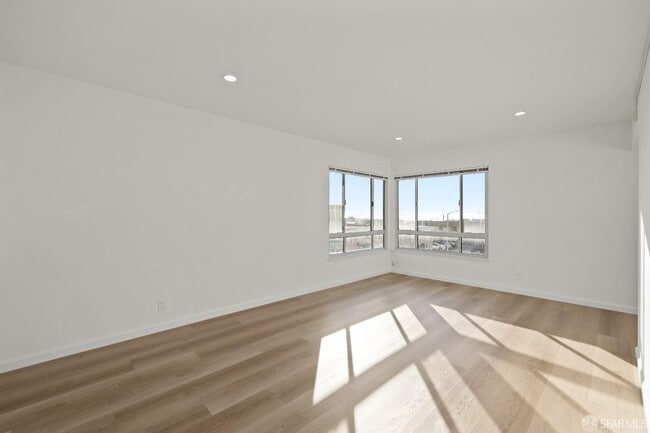 Building Photo - 3100 Taraval St